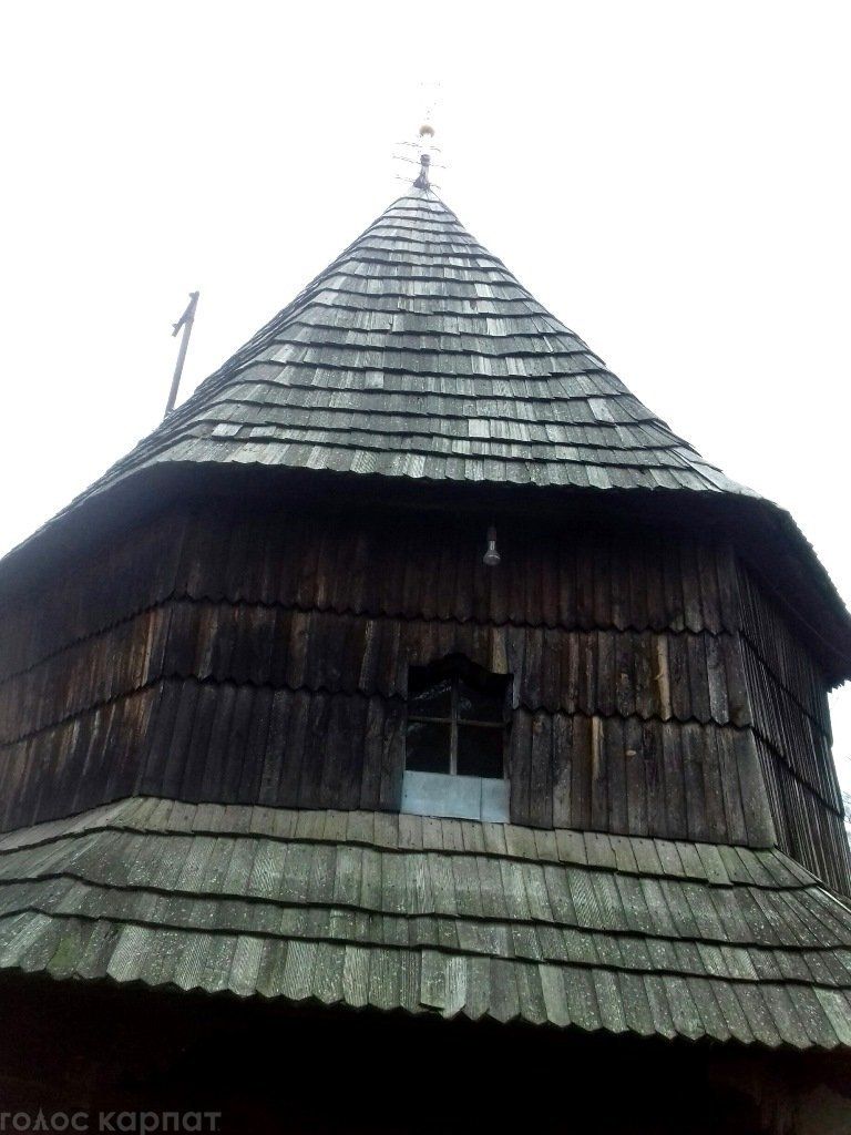 Возведенная без единого гвоздя церковь является старейших деревянным храмом
