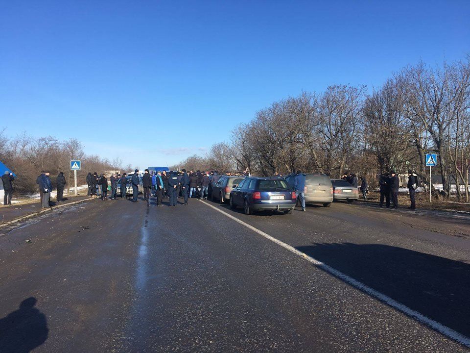 Граница в Словакию перекрыта : 50 "пересичникив" заблокировали КПП "Ужгород"