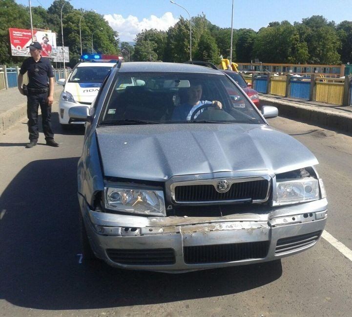 В Ужгороде на транспортном мосту по улице Анкудинова случилось ДТП