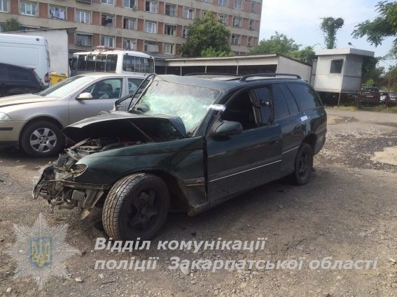В результате столкновения с деревом погиб пассажир Opel Omega