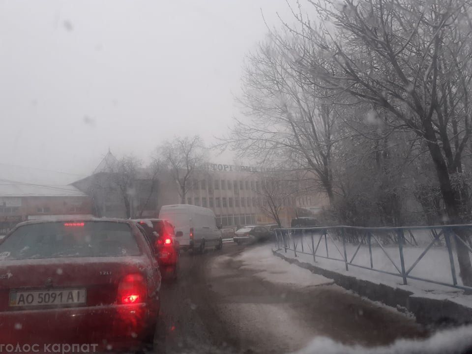 В Закарпатье целый город парализовало из-за происков погоды