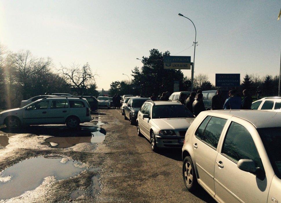Сьогодні вранці КПП «Ужгород» заполонили авто на іноземній реєстрації