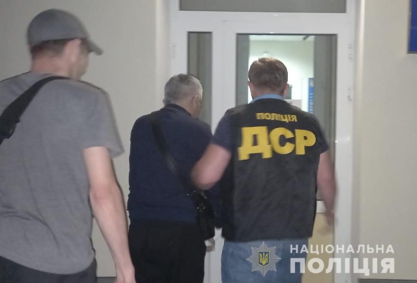 Криминальный авторитет "Дед", который правил на Закарпатье, всячески пытается попасть в Украину