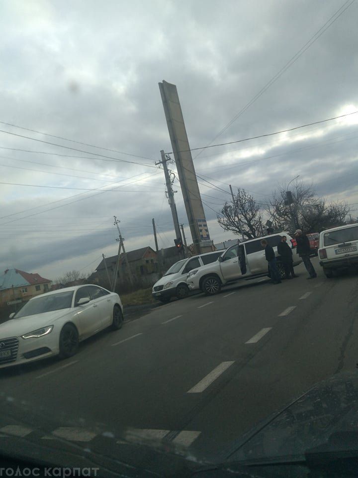 В Ужгороде на центральной улице с утра пораньше ДТП 
