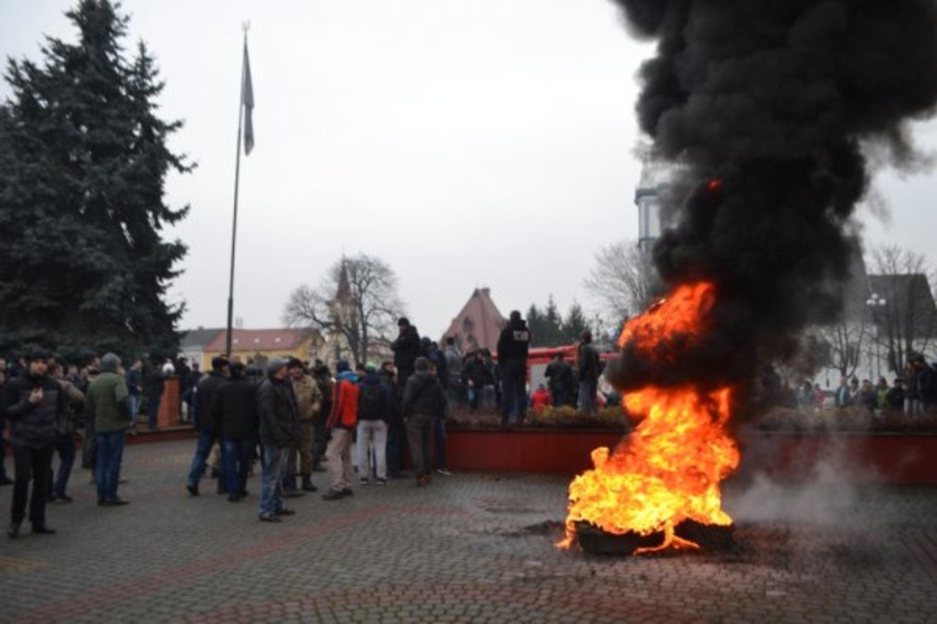 На Закарпатье произошли столкновения между митингующими и правоохранителями