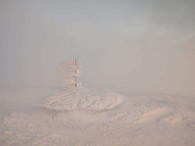 На Поп Иване навалило 2 метра снега