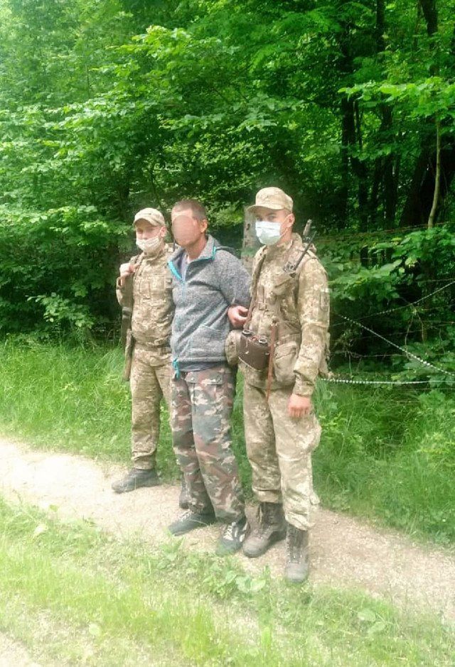 В Закарпатье прорвались двое неизвестных мужчин: Один из них добрался почти до Ужгорода 