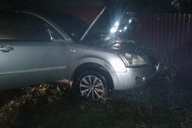 В Закарпатье сразу два автомобиля подверглись атаке