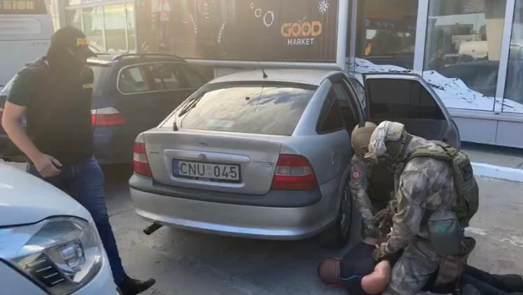 Спецоперация в Ужгороде: Криминальный авторитет вымогал от бизнесмена $47 000