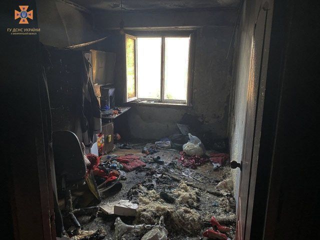 В Мукачево из горящей многоэтажки 2 спасли, 4 эвакуировали