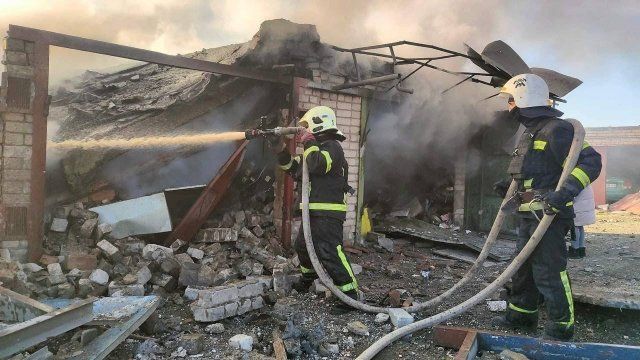В ГСЧС показали кадры тушения пожара в Николаеве