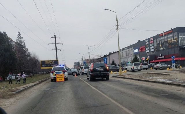 ДТП в Ужгороде: Opel на полном ходу остановился в Nissan