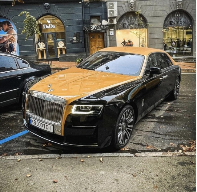 Украинский нардеп первым в Европе приобрел роскошный Rolls-Royce Spectre