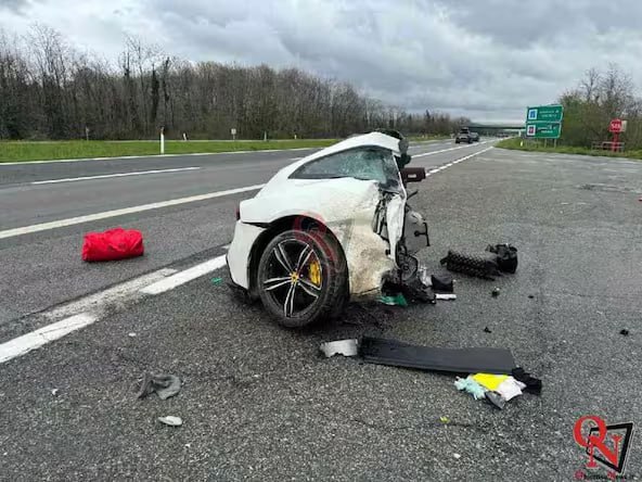 Ferrari разорвало пополам: украинская модель погибла в ДТП в Италии