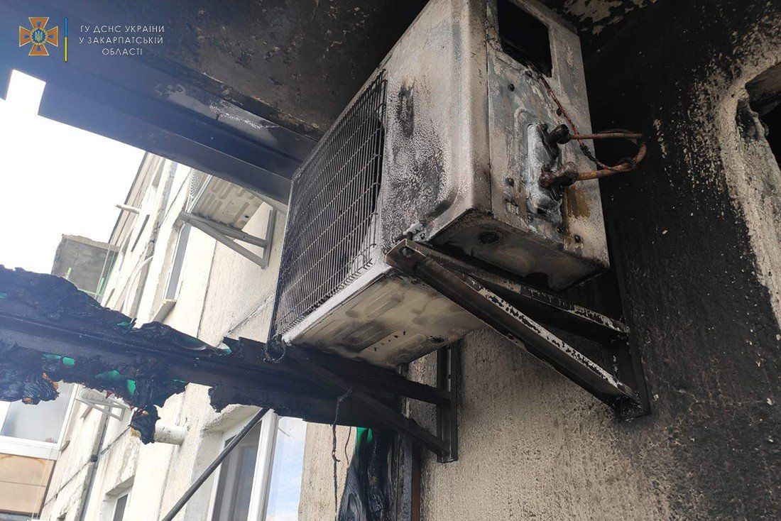 В Ужгороде пока хозяев не было дома, половина квартиры превратилась в пепелище