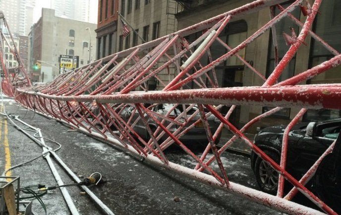 Гігантський кран впав в районі Трайбека в Нью-Йорку