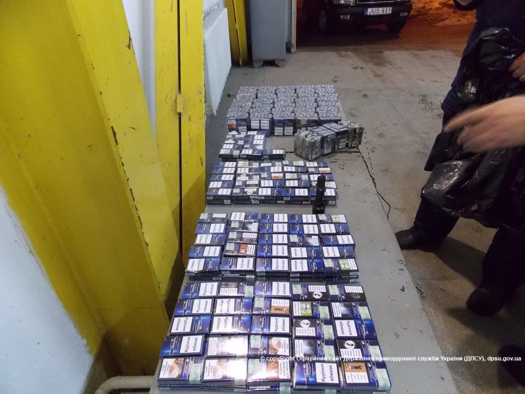 Пограничники обнаружили 100 пачек табачных изделий разных марок