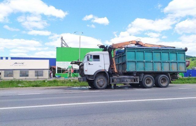 В Мукачево просто на трассе загорелся грузовик 
