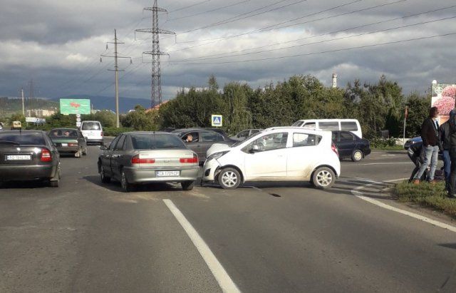 При въезде в Мукачево произошла авария