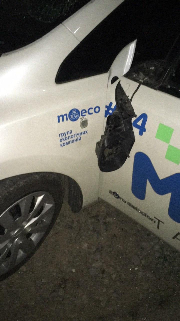 В Мукачево известной службе такси конкуренты нанесли ущерба на 200 000 гривен