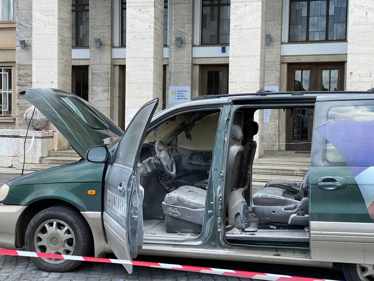 В центре Ужгорода горел автомобиль скандального активиста ! Поджог?