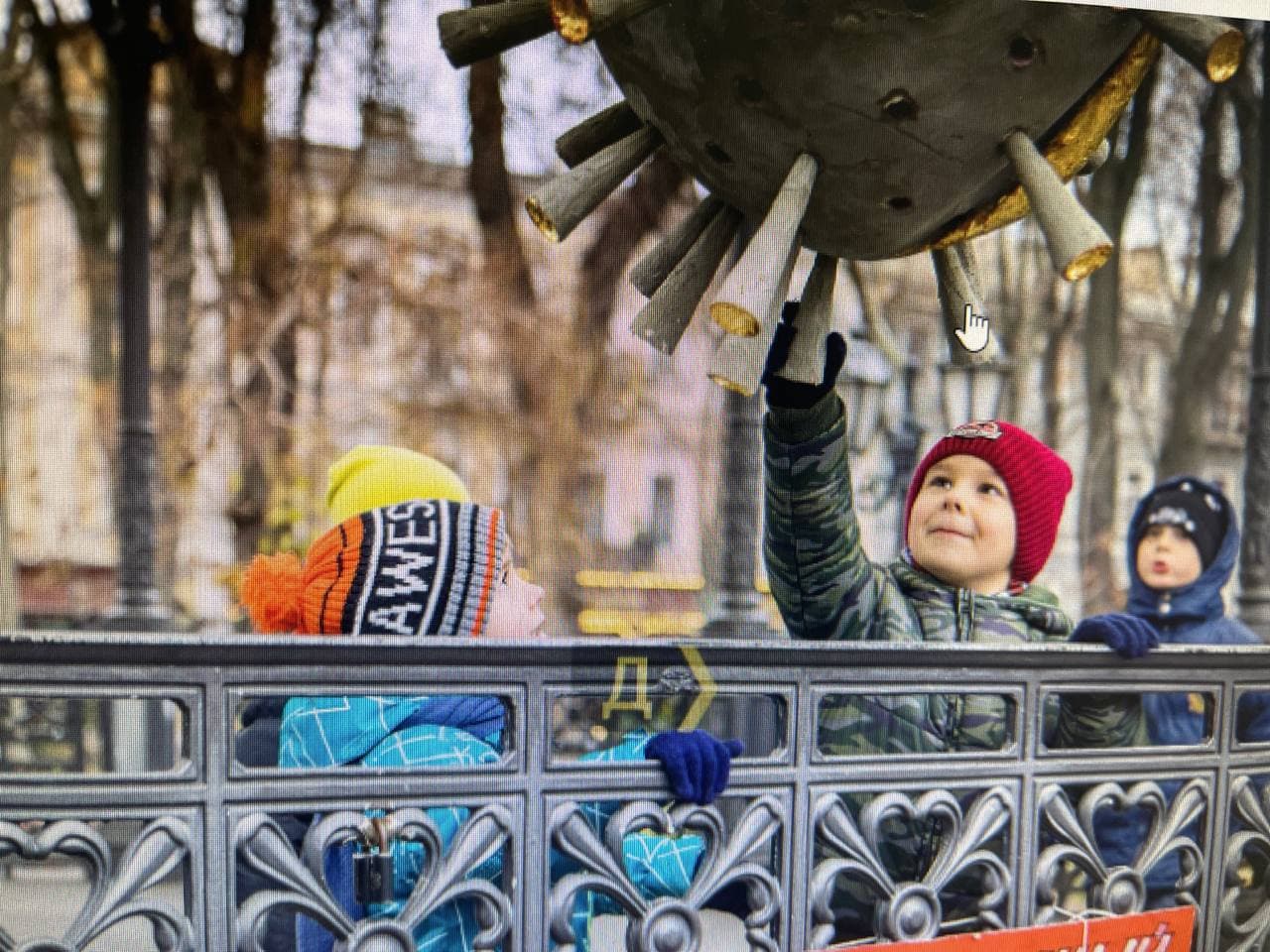 В Одессе установили скульптуру «ковид-вагины», чтобы привлечь внимание к «пандемии домашнего насилия». 