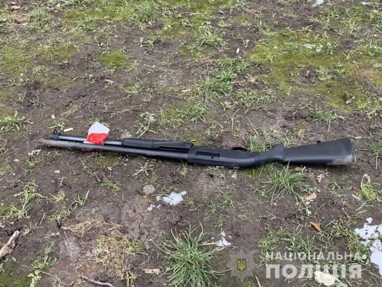 Два человека погибли в результате стрельбы, которую открыл житель Ровно с балкона