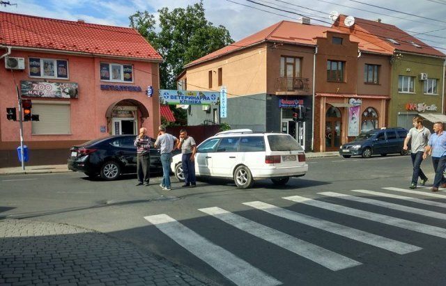 Авария произошла на перекрестке улиц Ивана Франко и Мира