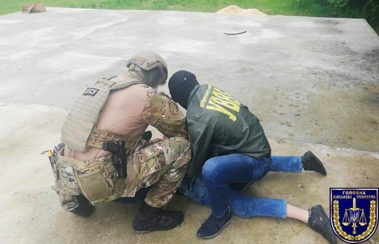 В Закарпатье старший офицер на границе погорел на большой взятке
