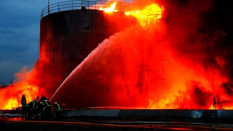 ГСЧС пишет, что ликвидировала пожар на нефтебазе во Львове после вчерашнего удара российскими ракетами