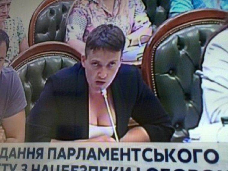 Надежда Савченко становится все более женственной