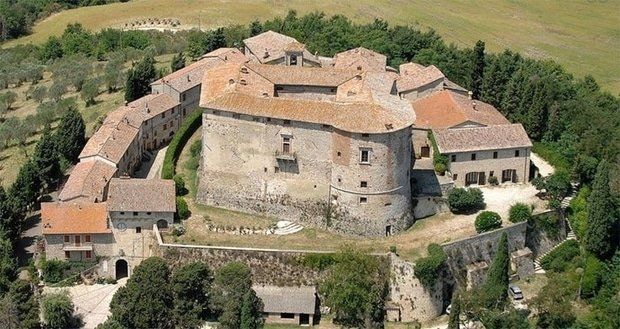 Андрій Данилко купив старовинний замок Ді Сісмай в Італії