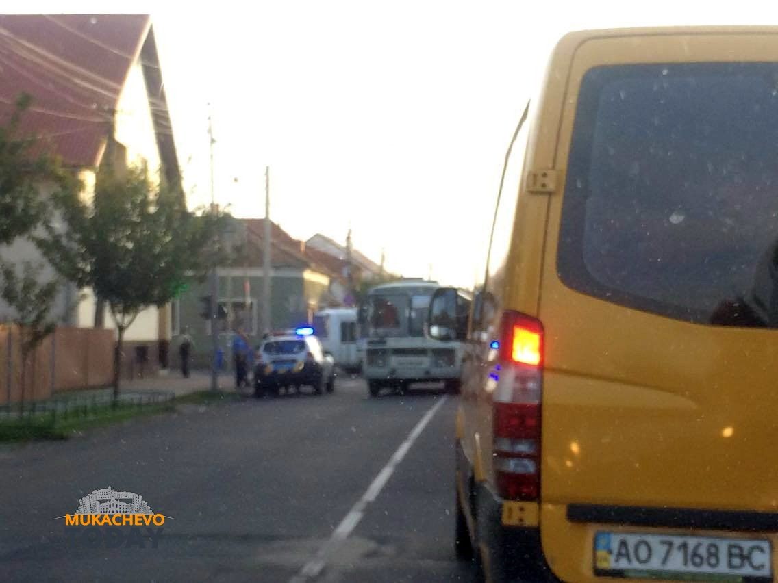 Автопроисшествие случилась на улице Мира, неподалеку автобусной станции