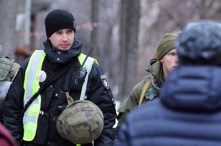 В Киеве на улицы вывели вооруженные патрули Нацполиции и Нацгвардии 
