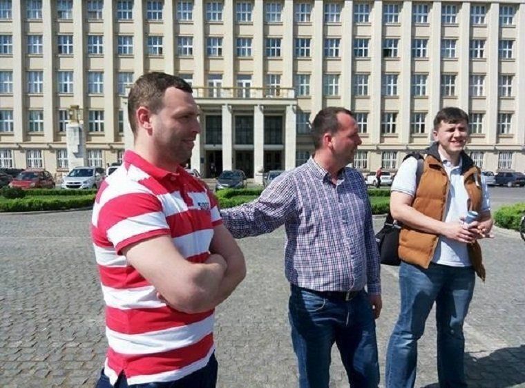 Экскурсию в ОГА для красавиц провели депутаты Ужгородского горсовета