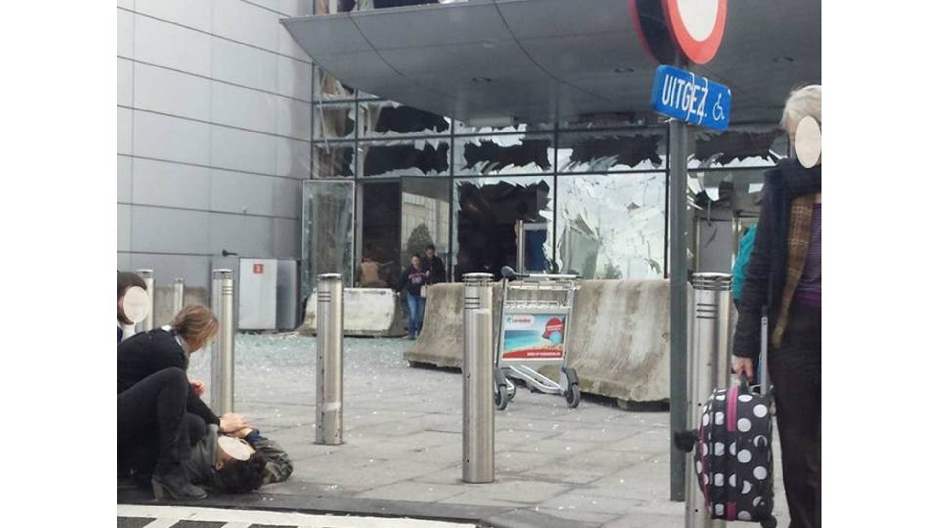 Около 8:00 в аэропорту Брюсселя прогремели два мощных взрыва
