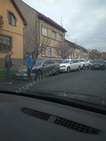В центре Мукачево на ровном месте произошло ДТП 
