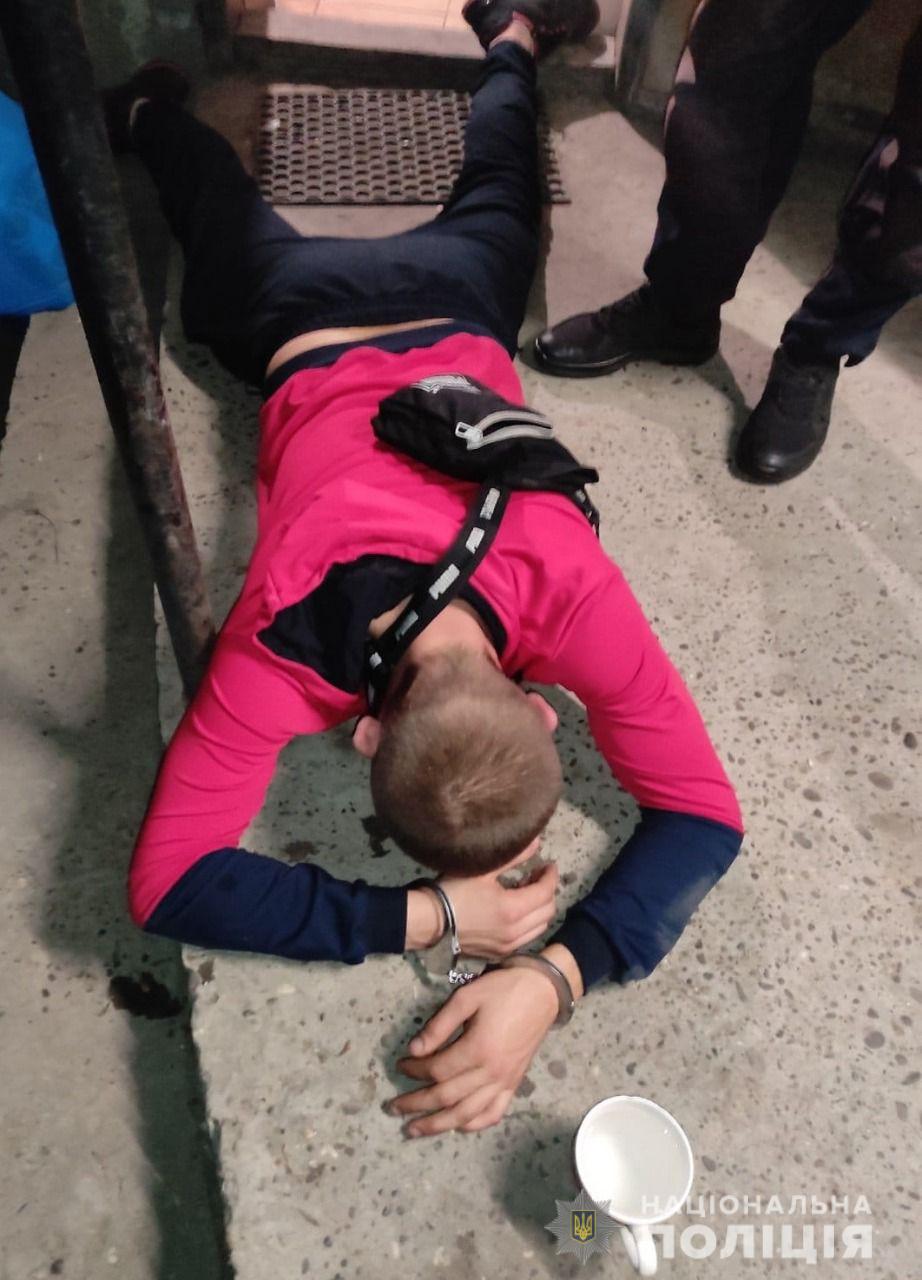 Спецоперация в Закарпатье: После долгой слежки удалось выйти на двух гадов, продававших наркотики у школы 