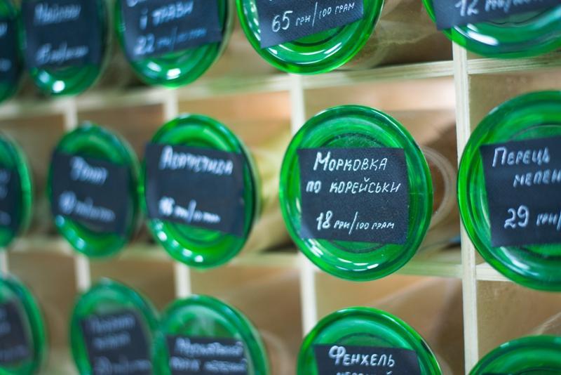 Zero waste: В Ужгороде можно покупать продукты не используя пластиковые кулечки 