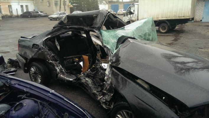 Водитель и пассажир ГАЗели-хлебовоза получили травмы