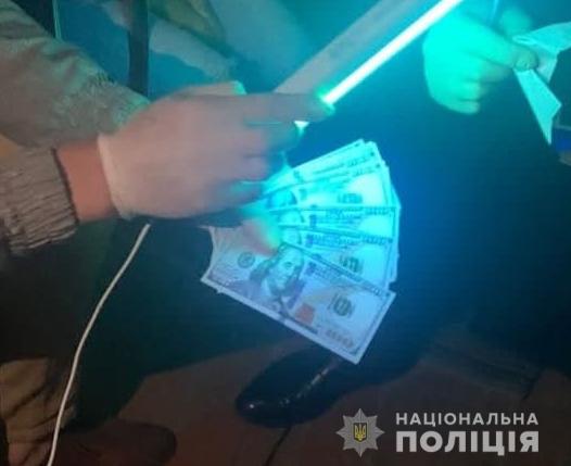 Спецоперация в Закарпатье: Жадный депутат спрятал пачку денег в печке