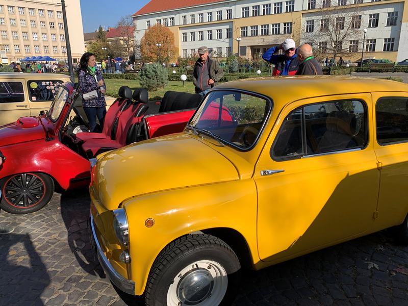 В Ужгороде показали крутые ретро - автомобили 