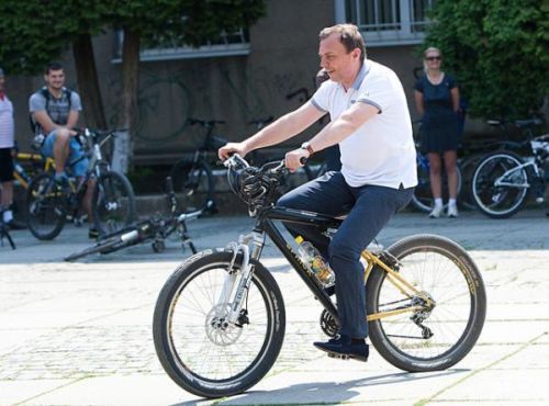 Виктор Погорелов хорошо чувствует себя за рулем велосипеда