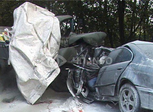 На автодороге Львов-Шегини ГАЗ раздавил BMW с водителем