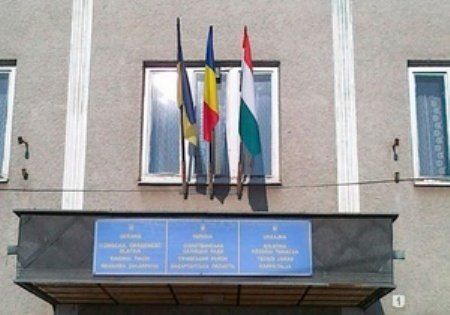 В Берегово слушают венгерский гимн вместо украинского