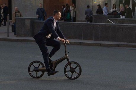 Ездить на велосипеде в столице «удобно и быстро в киевских пробках»