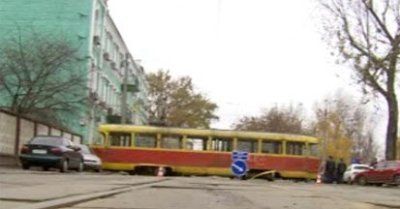 ДТП в России тянет на премию Дарвина, у Газели отвалились колеса и сбили трамвай