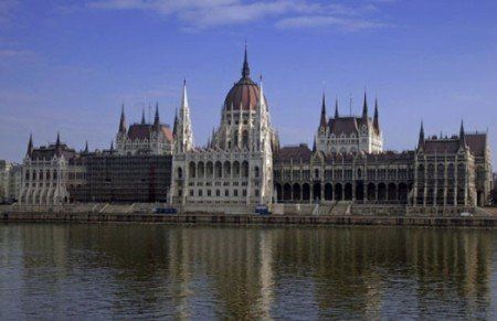 Жители Закарпатья кинулись за венгерскими паспортами