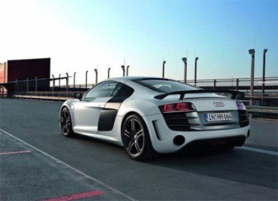Компания Audi представила самый мощный и легкий суперкар Audi R8 GT