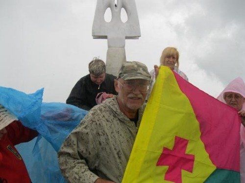 Туристы из Александрии подняли флаг города на Говерле